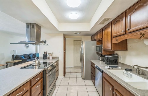 Glendale House | 2-bedroom house in brilliant Glendale with pool & near State Farm Stadium