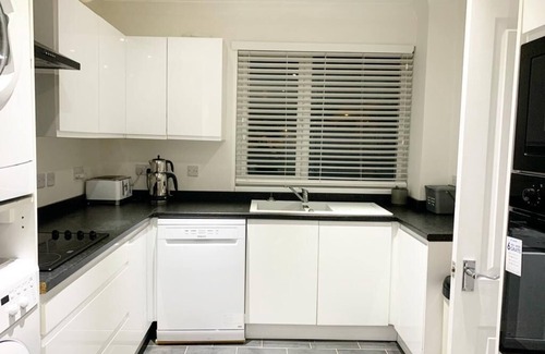 Pembroke Dock House | 2 Bedroom House located in Pembrokeshire