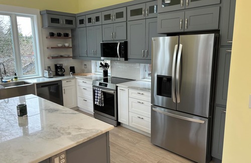 Green Lake House | 2-bedroom house near Green Lake Park Seattle with private yard, WiFi, AC