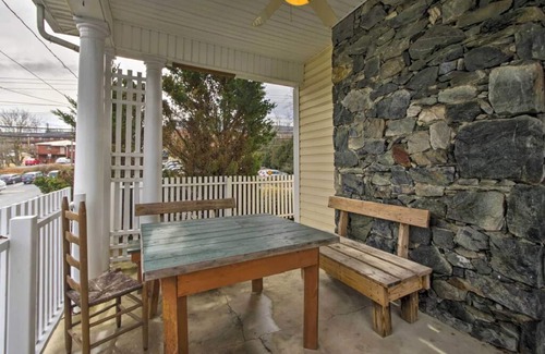 Boone House | 2 bedroom house on King Street in the heart of downtown Boone