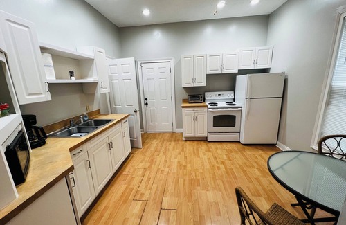 Indianapolis House | 2-bedroom house with WiFi, AC in fabulous Indianapolis. Downtown