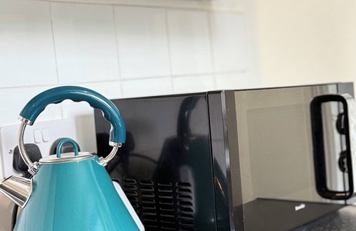 Bristol House | 2 Bedroom House - Your Home Away from Home in Bristol!