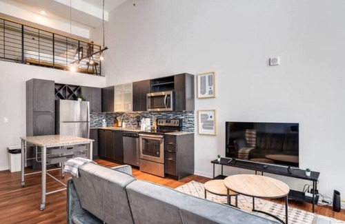 Central Business District Apartment | 2-Bedroom in CBD Sky Lounge & Pool Access