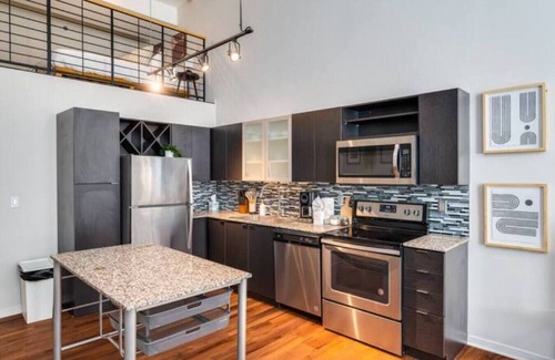 Central Business District Apartment | 2-Bedroom in CBD Sky Lounge & Pool Access