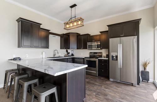 Ridgedale Hotel | 2 Bedroom Lake View Villa - Unit 405