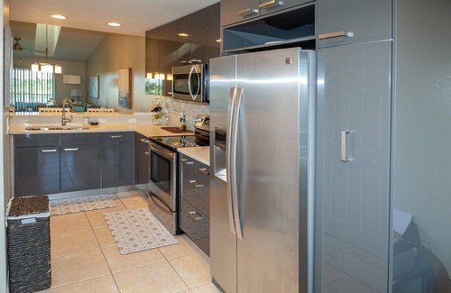 Port Charlotte Condo | 2-bedroom Lakeview condo in peaceful Rotonda West,Fl. Approx. 7 miles to beach.
