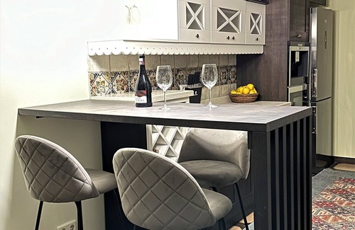 Chisinau House | 2-bedroom & Living house in Chișinău with AC, WiFi, Parking and EV Charger.