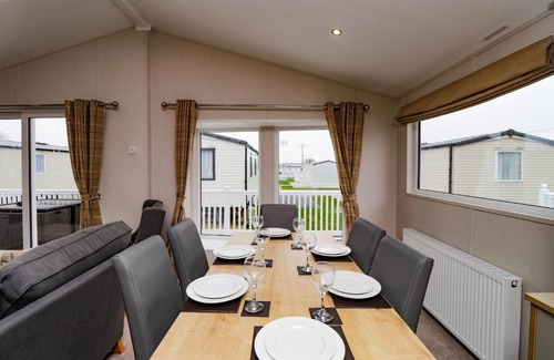 Pevensey House | 2 bedroom Lodge at Pevensey Bay
