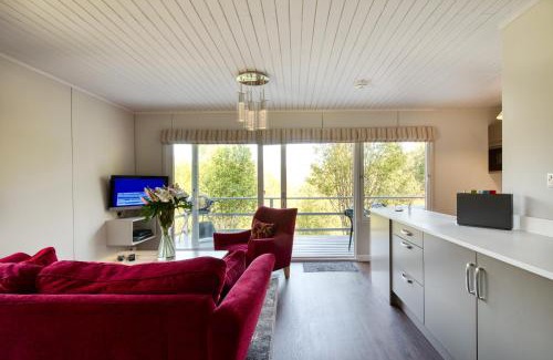 Crianlarich House | 2 bedroom lodge with stunning loch mountain views