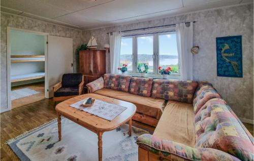 Kungshamn Apartment | 2 Bedroom Lovely Apartment In Kungshamn