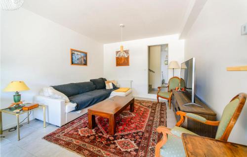 Poitiers Apartment | 2 Bedroom Lovely Apartment In Poitiers