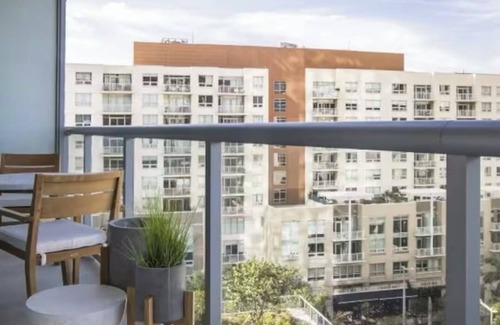 East Cambridge Apartment | 2-bedroom Luxury apartment in Cambridge with balcony Garage parking