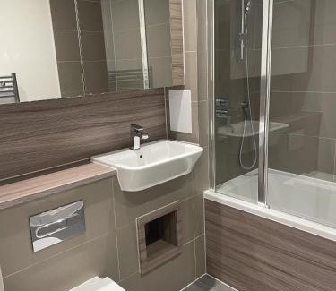 Gascoigne Apartment | 2 Bedroom Luxury Apartment in Barking