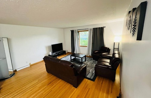 Capitol Hill House | 2 Bedroom Mainland heights near downtown