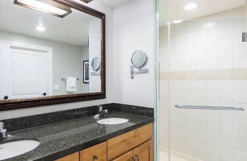 South Lake Tahoe Hotel | 2 Bedroom - Marriott's Timber Lodge Tahoe in Heavenly - Ski In/Ski Out Sleeps 8!