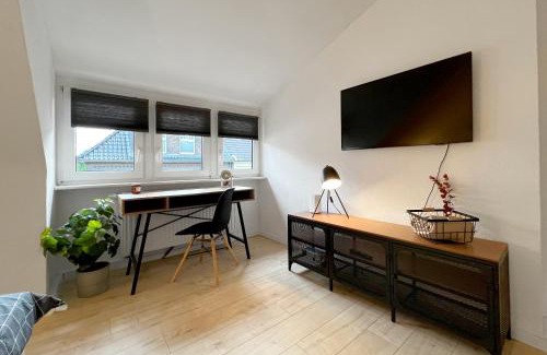 Rheydt Apartment | 2 Bedroom MB, Cozy, Self Check in, Invoice