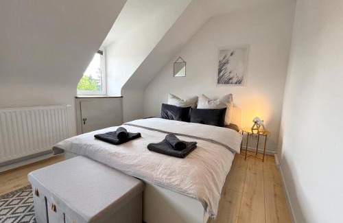 Rheydt Apartment | 2 Bedroom MB, Cozy, Self Check in, Invoice