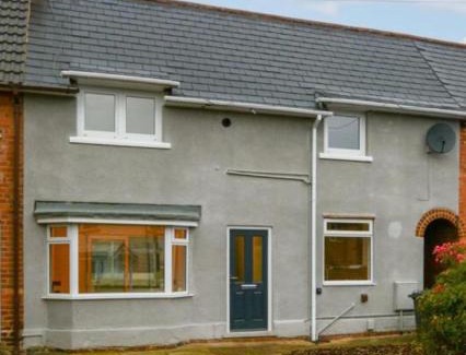 Ilkeston House | 2 bedroom minimalist home from home with parking
