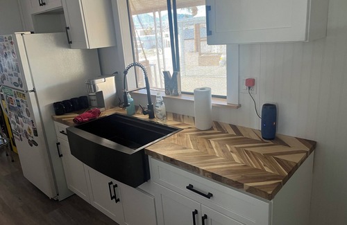 Havasu Lake House | 2-bedroom mobile home in enchanting Havasu Lake with WiFi, AC