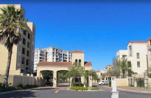 Century City Apartment | 2 Bedroom, Mountain View Penthouse, Century City