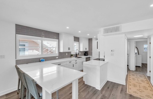 Moorings Condo | 2-bedroom Naples condo steps from the beach