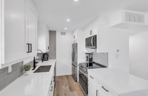 Moorings Condo | 2-bedroom Naples condo steps from the beach