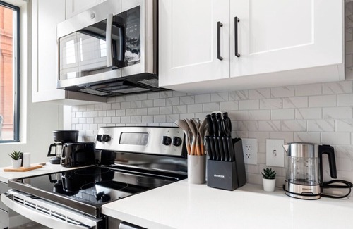 Downtown Cincinnati Apartment | 2 Bedroom Near UC & Good Samaritan Hospital + Wifi
