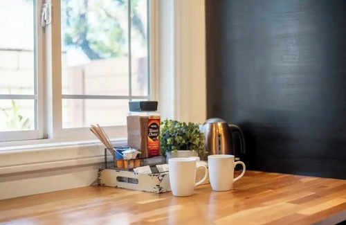 Northwest Torrance Apartment | 2 Bedroom Newly Remodeled Modern Apartment