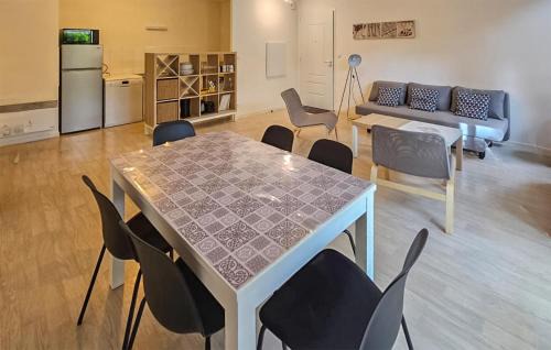 Le Pellerin Apartment | 2 Bedroom Nice Apartment In Le Pellerin