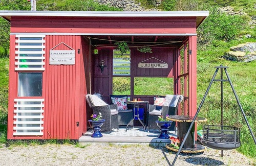 Vestvagøy House | 2 bedroom nice home in Valberg