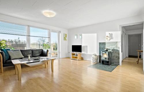 Asted House | 2 Bedroom Nice Home In Roslev