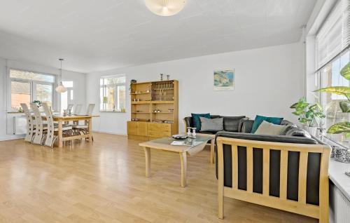 Asted House | 2 Bedroom Nice Home In Roslev