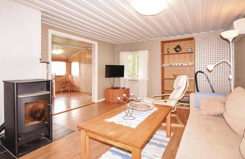 Klassbol House | 2 bedroom nice home in Klässbol