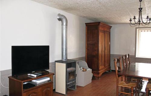 Dompierre-les-Ormes House | 2 Bedroom Nice Home In Trambly