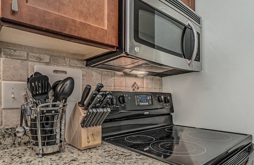 Cherry Grove Beach Resort | 2 Bedroom Oceanfront at Club Wyndham Towers on the Grove