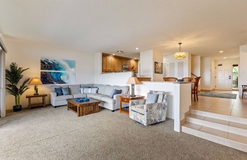 Kaanapali Condo | 2-bedroom ocean view condo steps from beach, golf, dining, hotels, & shops.