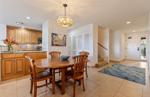 Kaanapali Condo | 2-bedroom ocean view condo steps from beach, golf, dining, hotels, & shops.