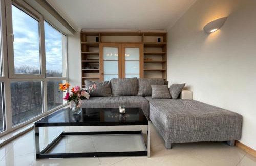 Brasa Apartment | 2 Bedroom Penthouse Park View 70m2 Free Parking