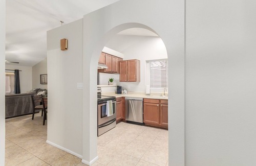 Phoenix Cottage | 2 Bedroom Peoria Cottage, Pets Available