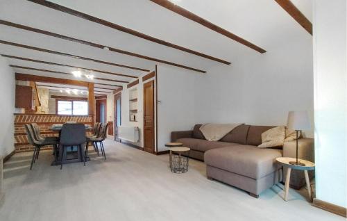 Treignes House | 2 Bedroom Pet Friendly Home In Treignes