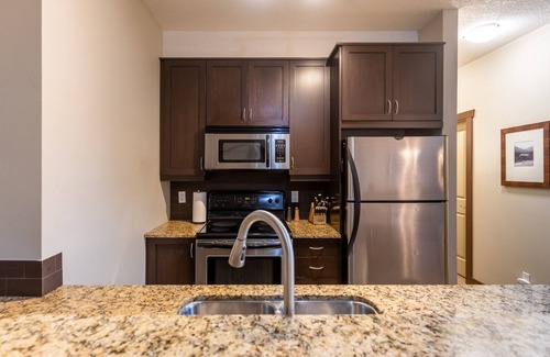 East Kootenay Condo | 2 Bedroom Plus Loft l Sleeps 6 Adults