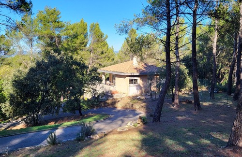 Bouc-Bel-Air House | 2 Bedroom Private vacation home in Bouc-Bel-Air
