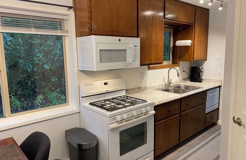 Wasilla House | 2 BEDROOM PRIVATE HOUSE/COTTAGE : PRIVATE VACATION HOMES