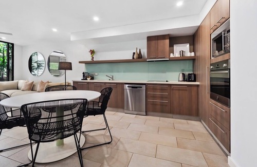 Palm Cove Apartment | 2 Bedroom Rooftop Apartment in Palm Cove