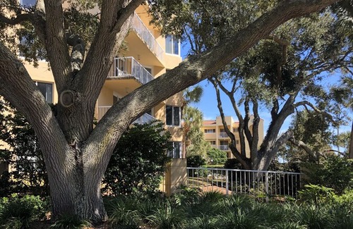 Saint Simons Island Condo | 2 bedroom(s) Condo near St. Simons Island