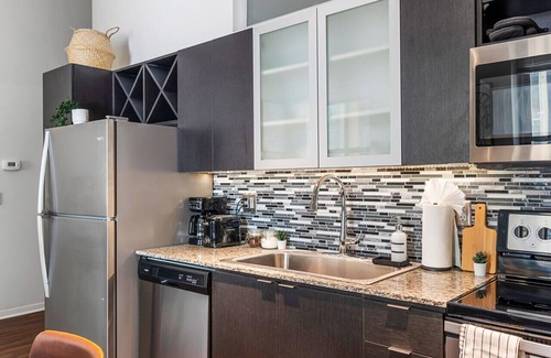 Downtown Cincinnati Apartment | 2-Bedroom Steps from Fountain Square & Vine Tower