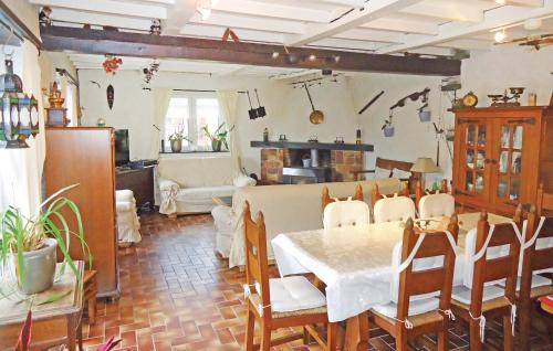 Neucy House | 2 Bedroom Stunning Home In Chevron