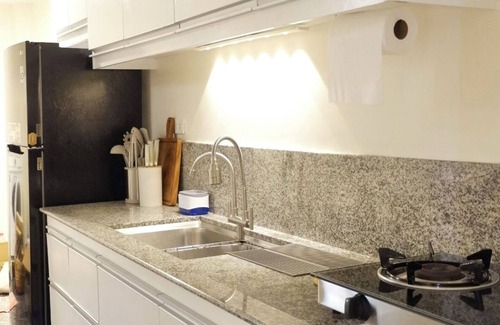 San Pablo House | 2-bedroom stylish house in peaceful San Pablo City with WiFi, AC & Full Kitchen