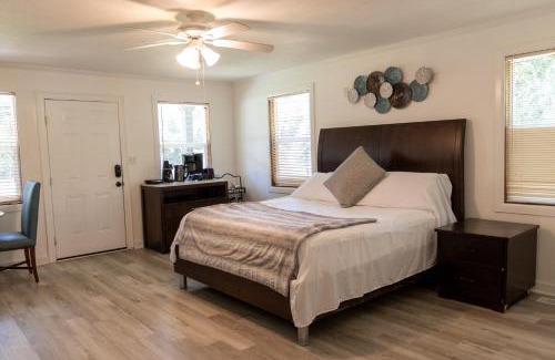 Fayetteville Apartment | 2 Bedroom Suite with Impressive Kitchenette