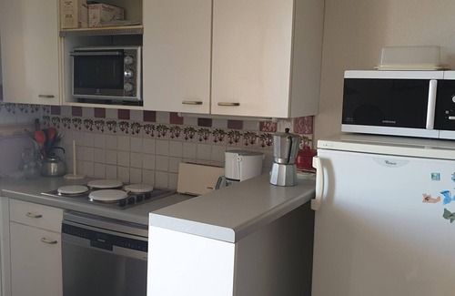 Plage d'Argeles Apartment | 2-Bedroom T3 Apartment with Parking in Argelès-sur-Mer, Equipped Kitchen, Sleeps 4/6